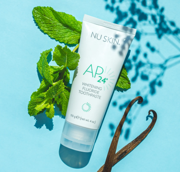 Bělící zubní pasta AP24